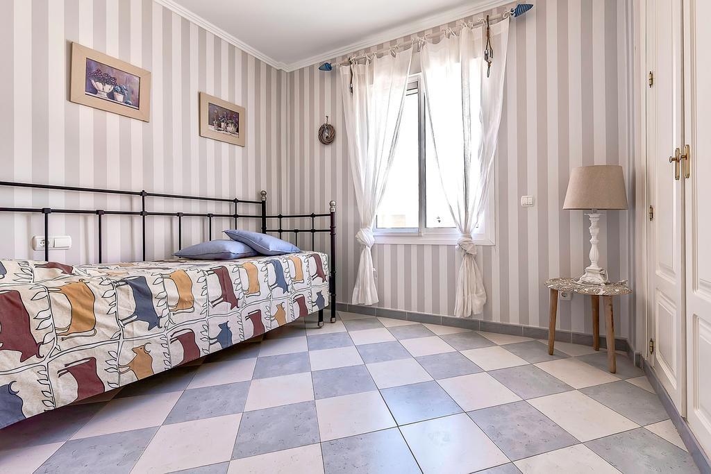 Villa In Los Cristianos 洛斯克里斯蒂亚诺斯 外观 照片