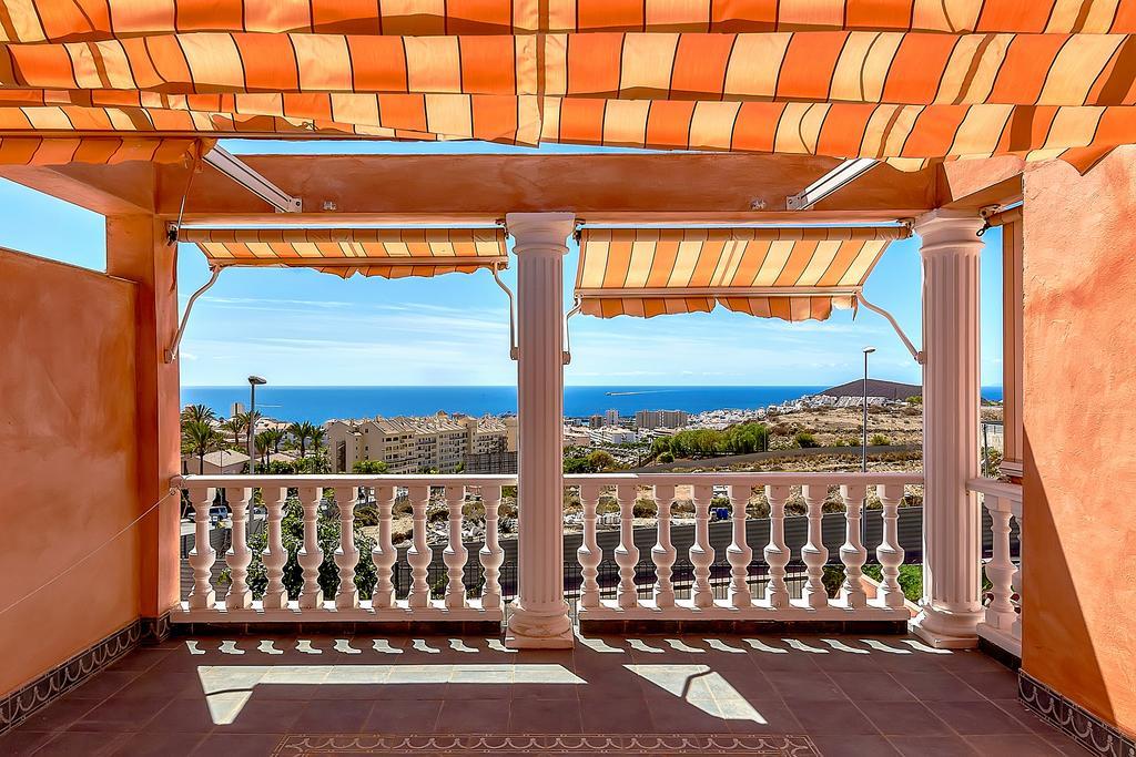 Villa In Los Cristianos 洛斯克里斯蒂亚诺斯 外观 照片