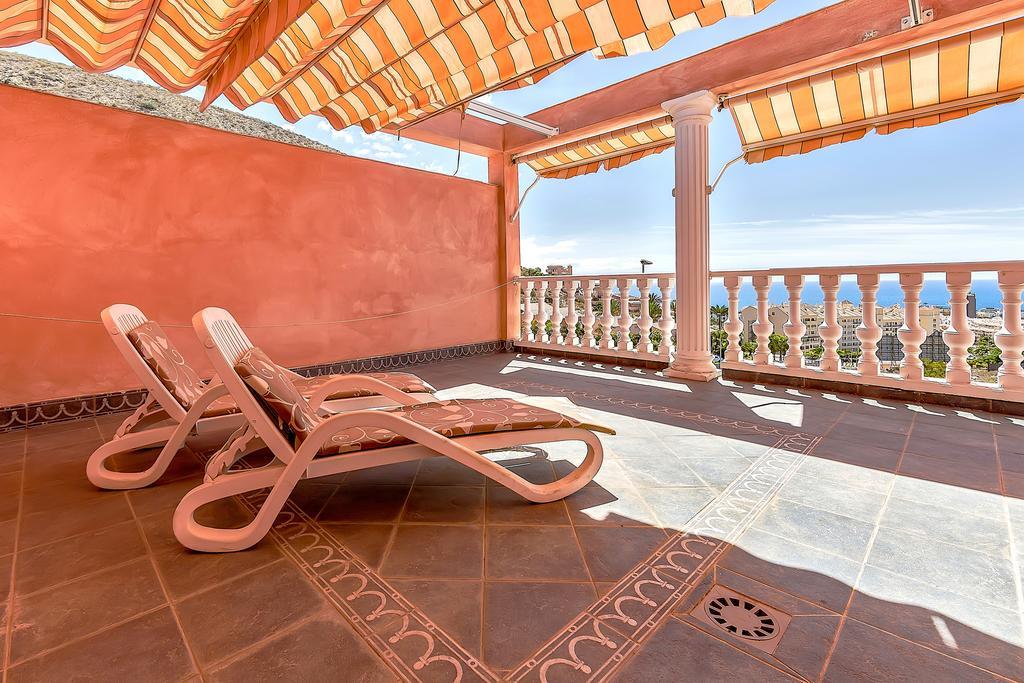 Villa In Los Cristianos 洛斯克里斯蒂亚诺斯 外观 照片
