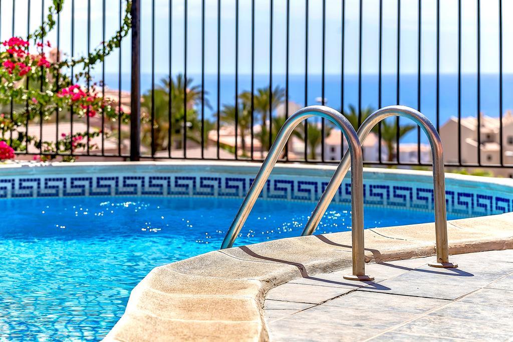 Villa In Los Cristianos 洛斯克里斯蒂亚诺斯 外观 照片