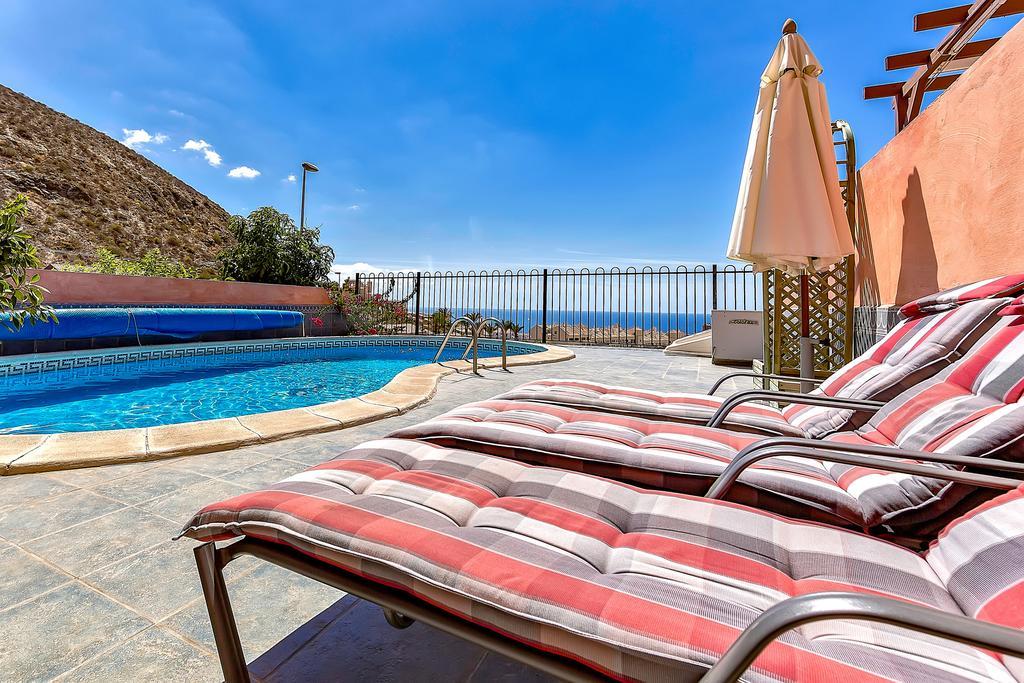 Villa In Los Cristianos 洛斯克里斯蒂亚诺斯 外观 照片